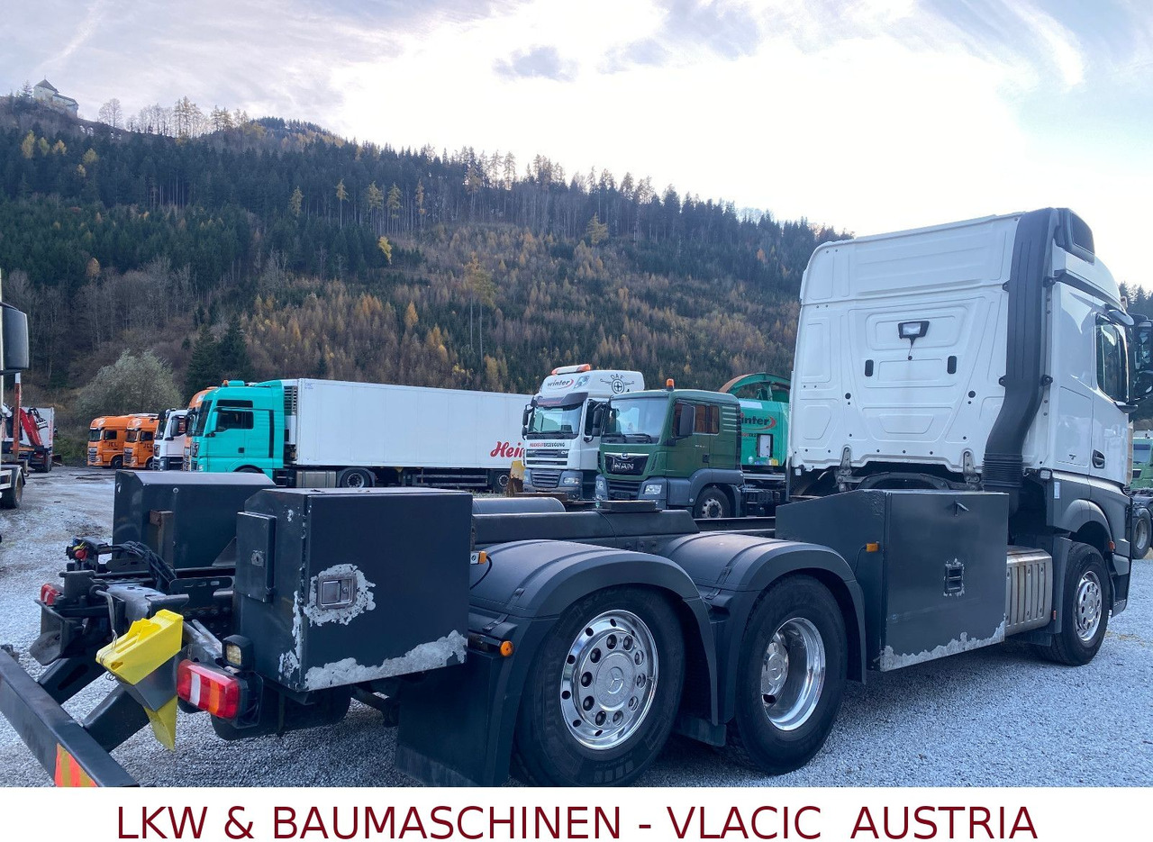 Mercedes-Benz Actros 963-0-C - Camião cisterna: foto 3 Mercedes-Benz Actros 963-0-C - Camião cisterna: foto 3