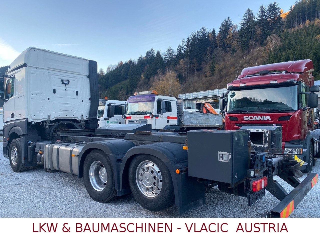 Mercedes-Benz Actros 963-0-C - Camião cisterna: foto 4 Mercedes-Benz Actros 963-0-C - Camião cisterna: foto 4