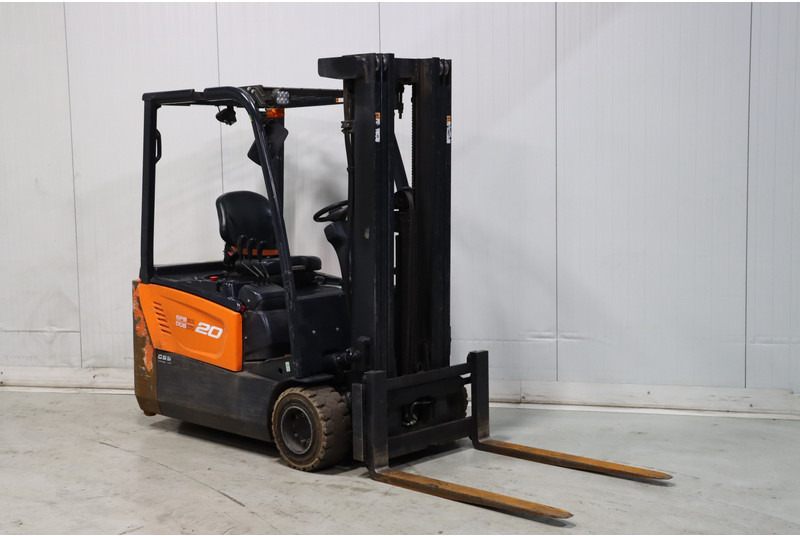 Doosan B20T-7 - Empilhador elétrico: foto 1 Doosan B20T-7 - Empilhador elétrico: foto 1