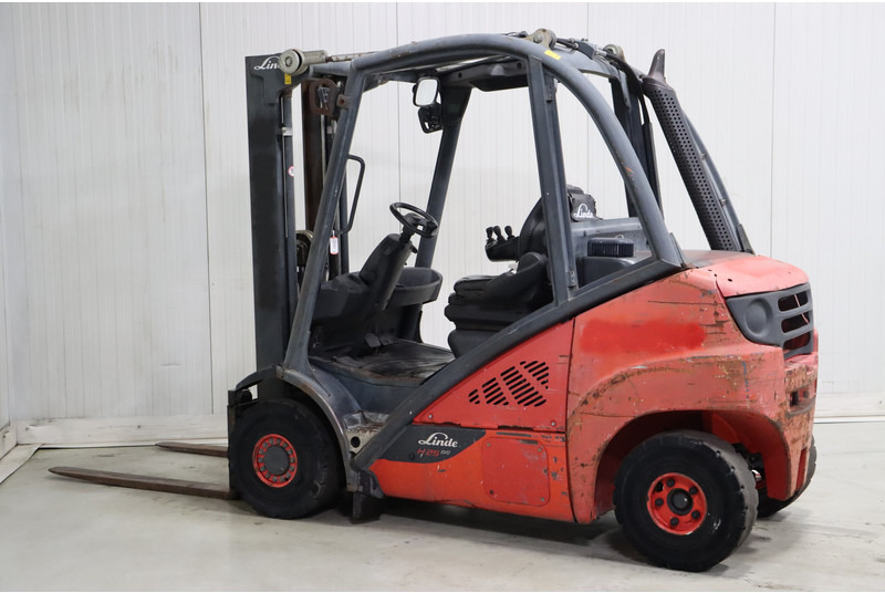 Linde H25D-02 - Empilhador a diesel: foto 2 Linde H25D-02 - Empilhador a diesel: foto 2