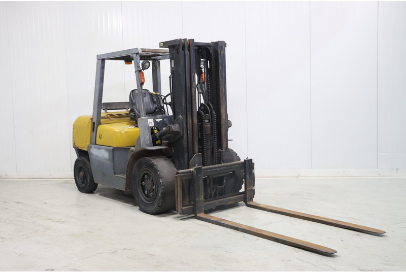 TCM FD40T2 - Empilhador a diesel: foto 1 TCM FD40T2 - Empilhador a diesel: foto 1