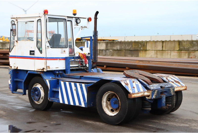 Tractor de terminal Terberg TRT89: foto 5