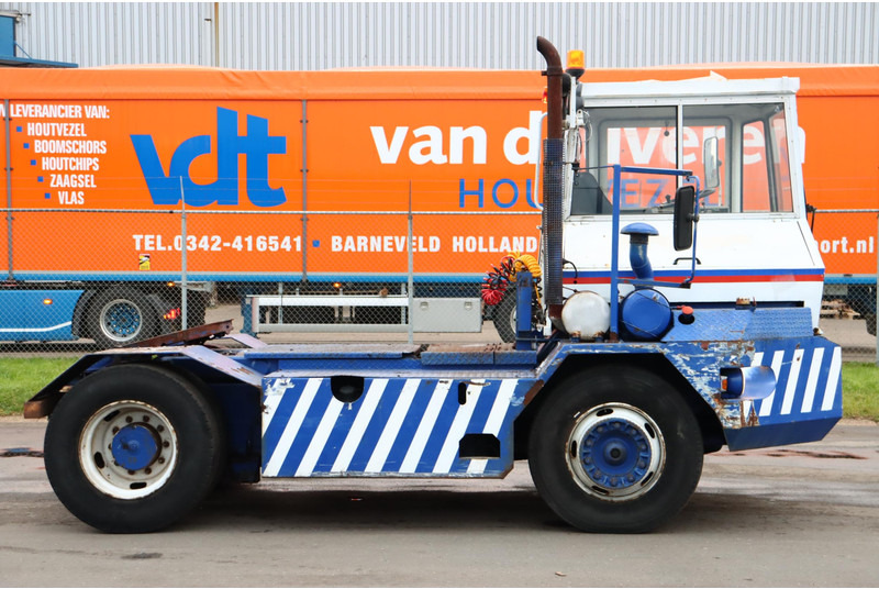 Tractor de terminal Terberg TRT89: foto 8