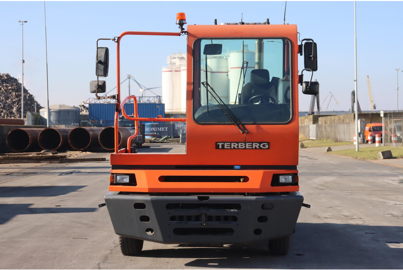 Terberg YT182 - Tractor de terminal: foto 2 Terberg YT182 - Tractor de terminal: foto 2