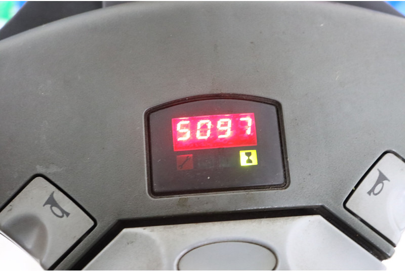 Toyota LPE200/8 - Porta-palete: foto 5 Toyota LPE200/8 - Porta-palete: foto 5