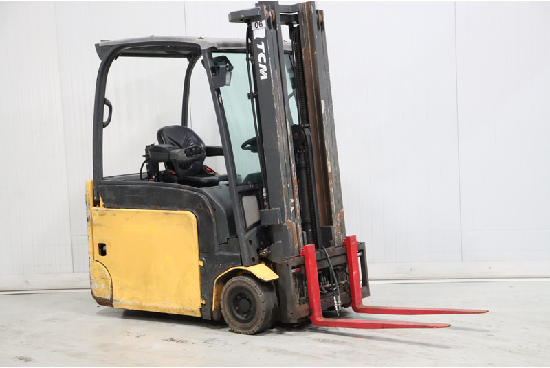 UniCarriers AG2N1L16Q - Empilhador elétrico: foto 1 UniCarriers AG2N1L16Q - Empilhador elétrico: foto 1