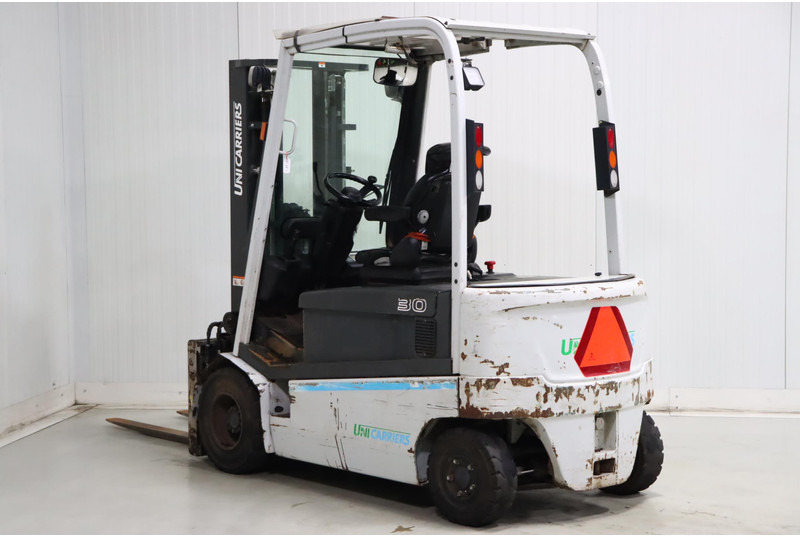 UniCarriers G1Q2L30Q - Empilhador elétrico: foto 4 UniCarriers G1Q2L30Q - Empilhador elétrico: foto 4