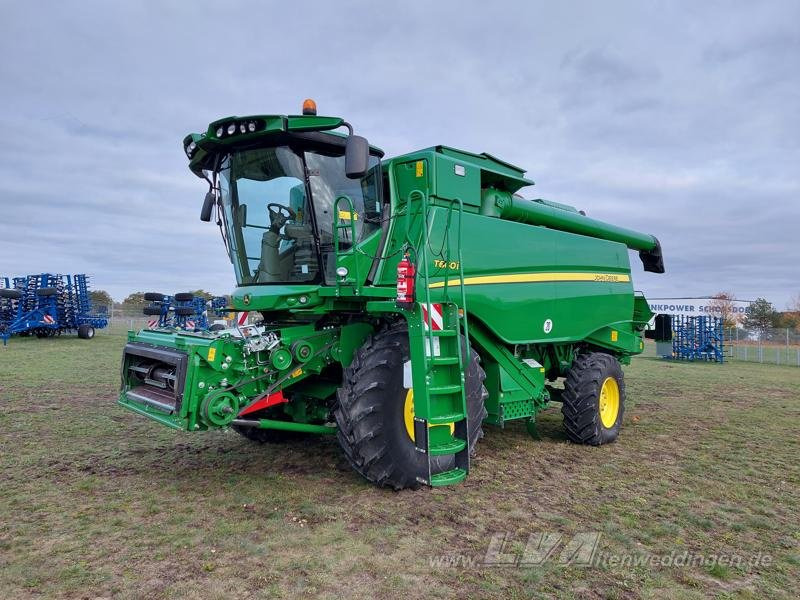 John Deere T660i - Ceifeira debulhadora: foto 1 John Deere T660i - Ceifeira debulhadora: foto 1