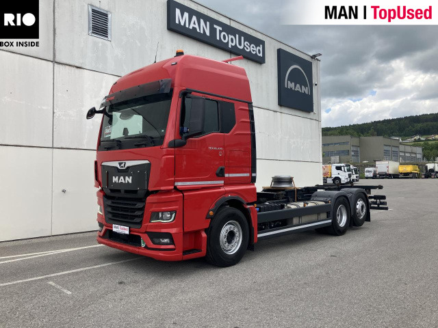 MAN TGX 26.470 6x2-4 LL CH - Camião transportador de contêineres/ Caixa móvel: foto 1 MAN TGX 26.470 6x2-4 LL CH - Camião transportador de contêineres/ Caixa móvel: foto 1
