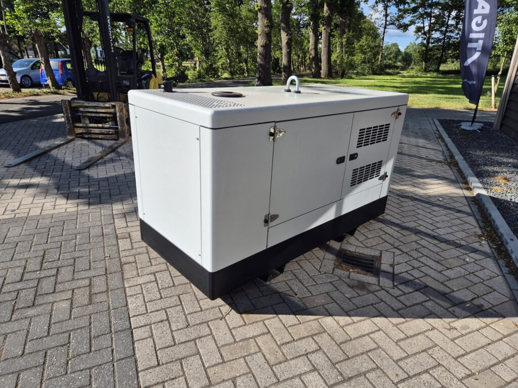 BRINKMAN & NIEMEIJER diesel generator - Gerador elétrico: foto 1 BRINKMAN & NIEMEIJER diesel generator - Gerador elétrico: foto 1