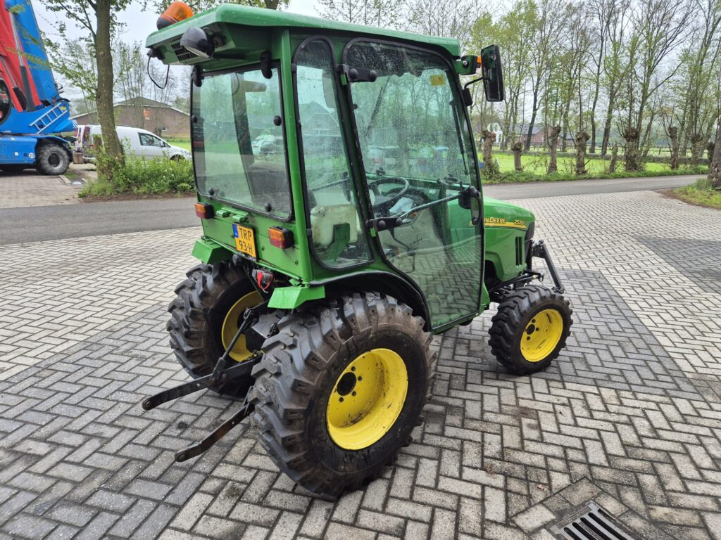 Mini trator JOHN DEERE 2520: foto 8