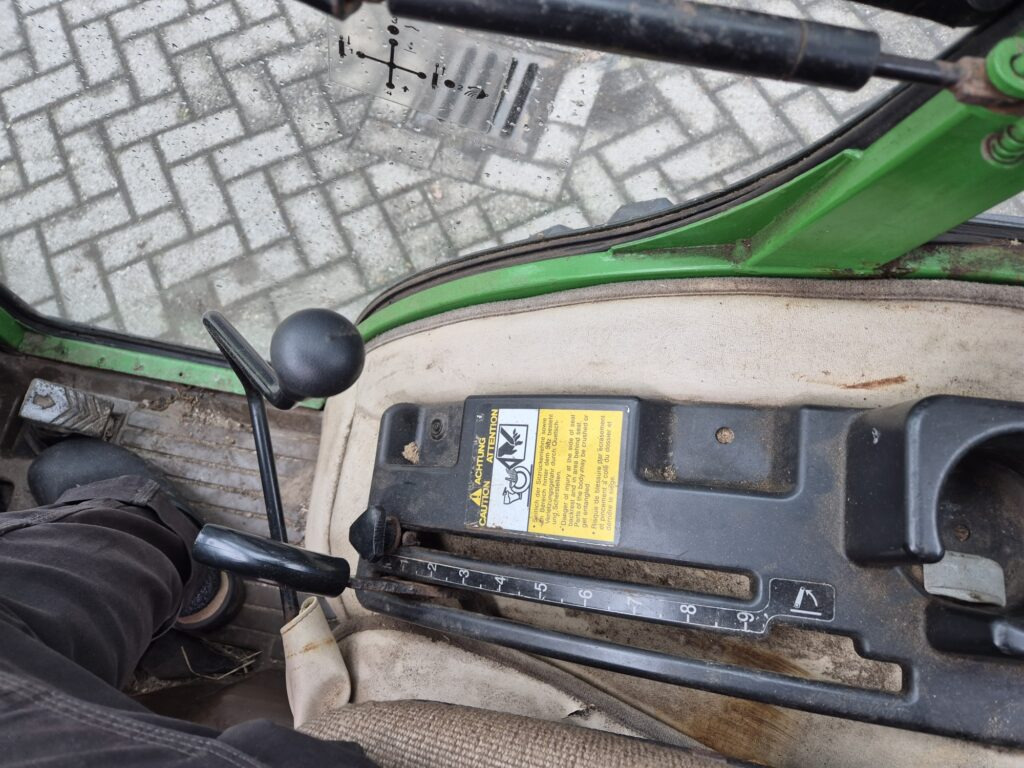 Mini trator JOHN DEERE 2520: foto 14