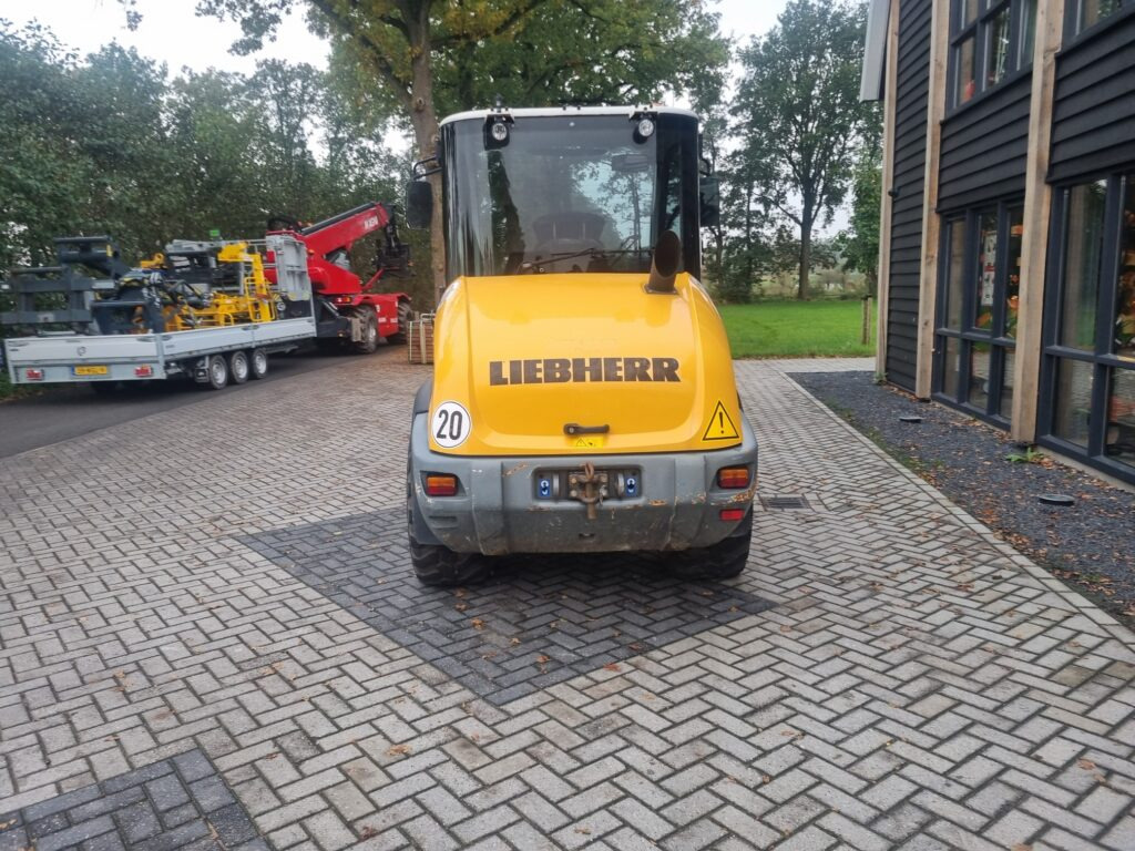 LIEBHERR L506C - Pá carregadora de rodas: foto 5 LIEBHERR L506C - Pá carregadora de rodas: foto 5