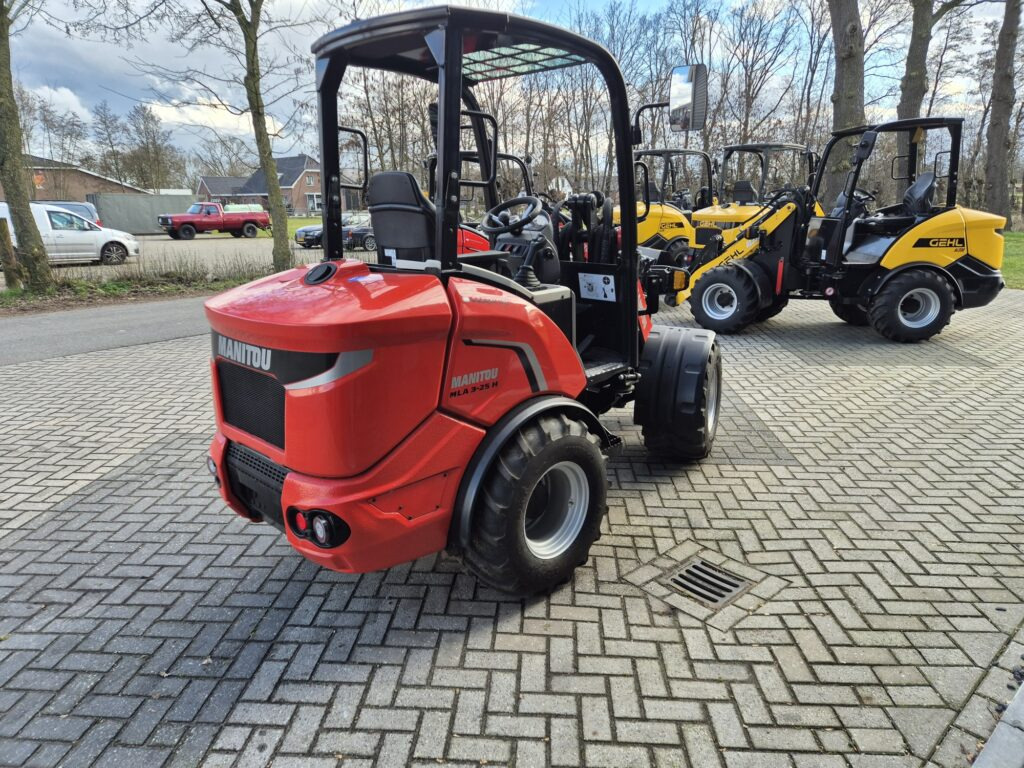 MANITOU MLA 3-25H miniloader - Carregadora articulada: foto 5 MANITOU MLA 3-25H miniloader - Carregadora articulada: foto 5