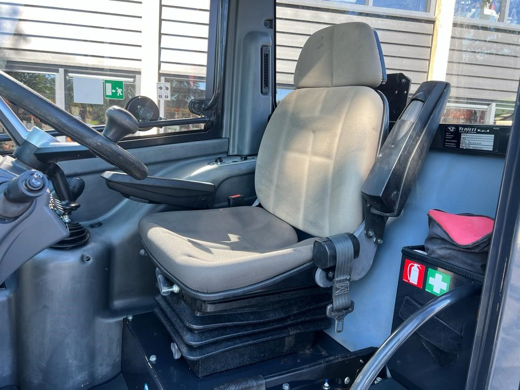 Used YANMAR 1201 loader - Pá carregadora de rodas: foto 4 Used YANMAR 1201 loader - Pá carregadora de rodas: foto 4