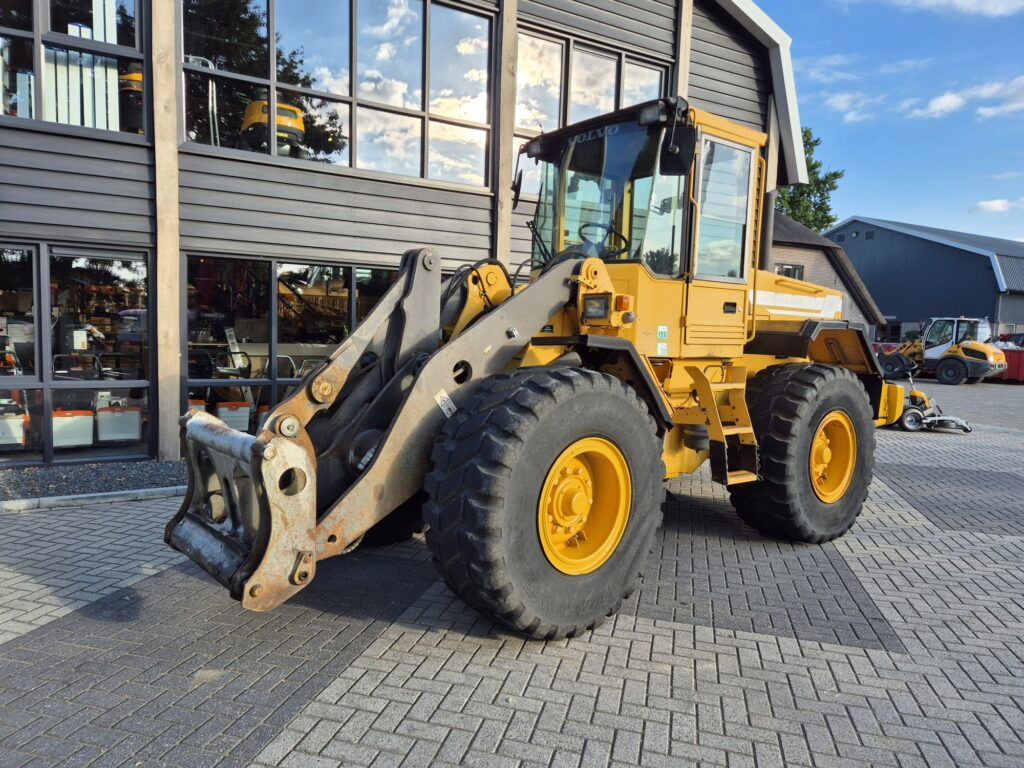 VOLVO L70C - Pá carregadora de rodas: foto 2 VOLVO L70C - Pá carregadora de rodas: foto 2