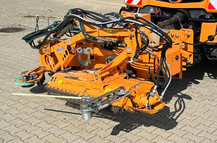 Unimog Leitpfostenausmähgerät / Randstreifenmähger - Limpa bermas: foto 5 Unimog Leitpfostenausmähgerät / Randstreifenmähger - Limpa bermas: foto 5