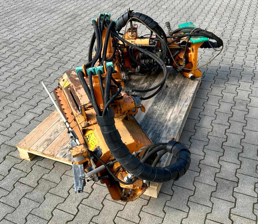 Unimog Randstreifenmulcher Mulag MRK 300 - Triturador lateral: foto 3 Unimog Randstreifenmulcher Mulag MRK 300 - Triturador lateral: foto 3