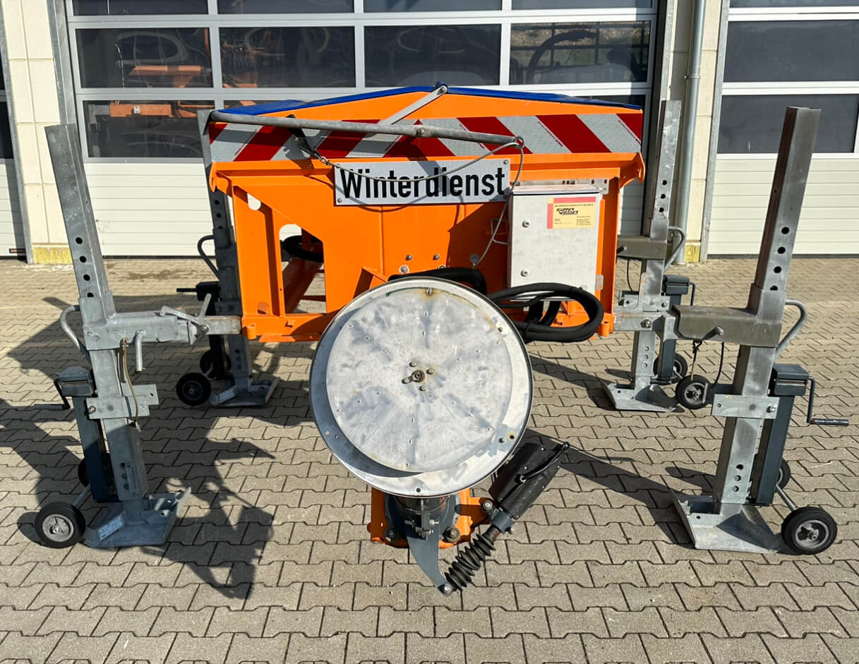 Unimog Salzstreuer KüpperWeisser IMSSN J15012 H - Espalhador de areia/ Sal: foto 2 Unimog Salzstreuer KüpperWeisser IMSSN J15012 H - Espalhador de areia/ Sal: foto 2
