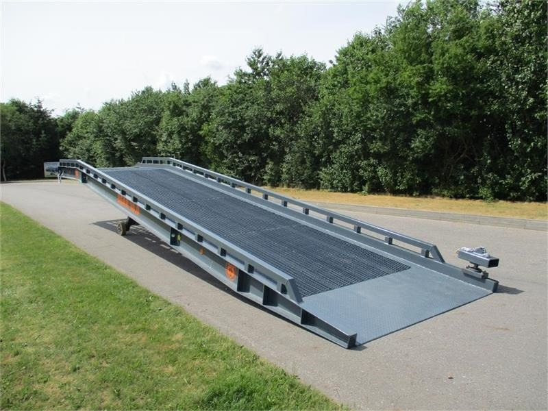 BEAR 10.0 Udlejning - Rampa de carregamento: foto 1 BEAR 10.0 Udlejning - Rampa de carregamento: foto 1