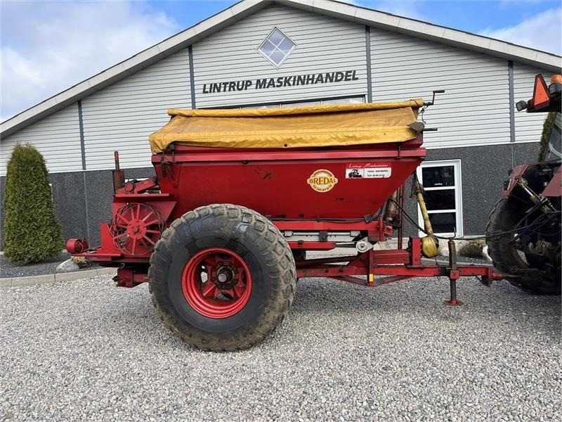 Bredal B 4 Med overbygning og presenning på - Distribuidor de fertilizantes: foto 1 Bredal B 4 Med overbygning og presenning på - Distribuidor de fertilizantes: foto 1