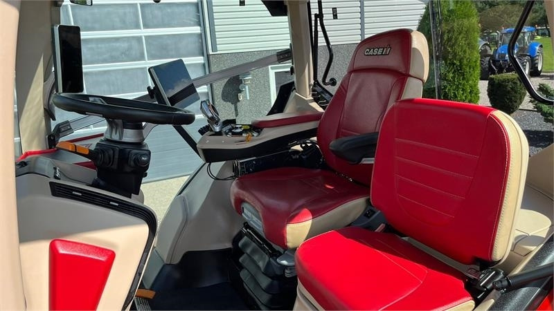 Case IH Optum 300 CVX AFS Connect med frontlift og SafeGua - Trator: foto 3 Case IH Optum 300 CVX AFS Connect med frontlift og SafeGua - Trator: foto 3