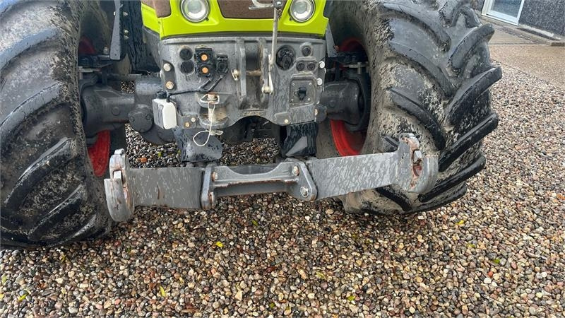 Claas Axion 830 Med frontlift - Trator: foto 4 Claas Axion 830 Med frontlift - Trator: foto 4