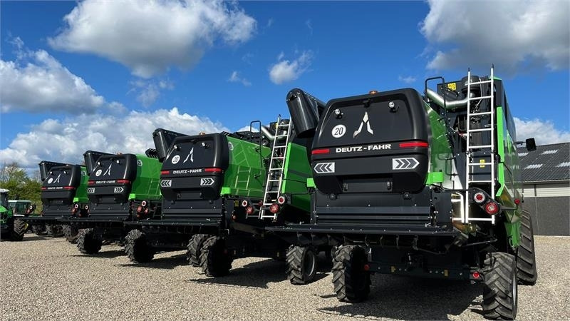Ceifeira debulhadora Deutz-fahr C7206 With 24feed - 7.2m header. New and unused Co: foto 1