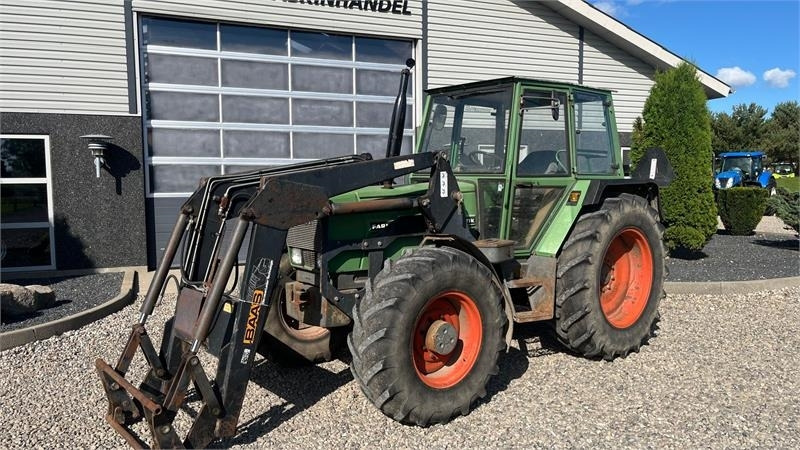 Fendt Farmer 309 Med frontlæsser - Trator: foto 2 Fendt Farmer 309 Med frontlæsser - Trator: foto 2