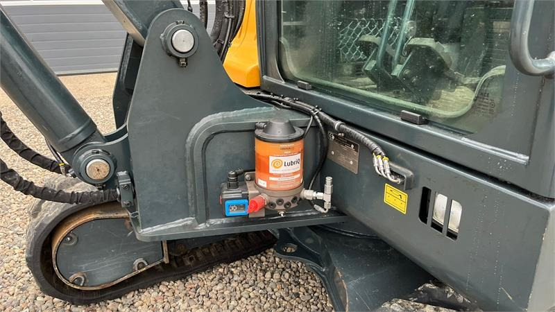 Hyundai HX55 Med Hydrema skifte og centralsmørring og grab - Mini escavadeira: foto 2 Hyundai HX55 Med Hydrema skifte og centralsmørring og grab - Mini escavadeira: foto 2