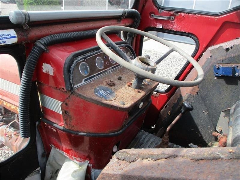 IH 444 Motor sidder fast - Trator: foto 5 IH 444 Motor sidder fast - Trator: foto 5