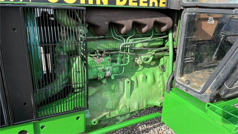 John Deere 2450 Med servostyring - Trator: foto 5 John Deere 2450 Med servostyring - Trator: foto 5