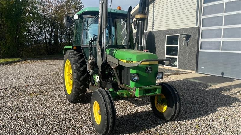 Trator John Deere 2850 Med frontlæsser: foto 17