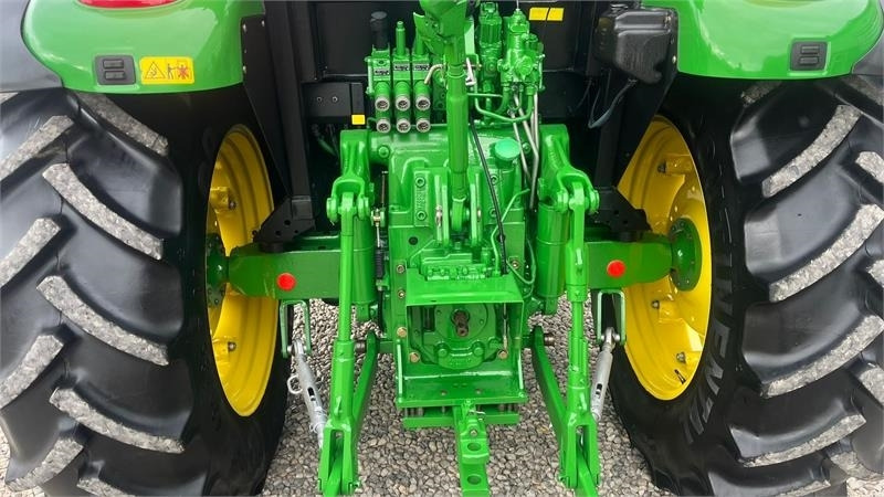 John Deere 5080R Med frontlæsser - Trator: foto 4 John Deere 5080R Med frontlæsser - Trator: foto 4