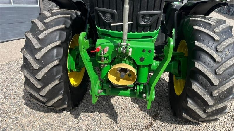 John Deere 6175R Med frontlift og frontPTO samt luft anlæg - Trator: foto 4 John Deere 6175R Med frontlift og frontPTO samt luft anlæg - Trator: foto 4