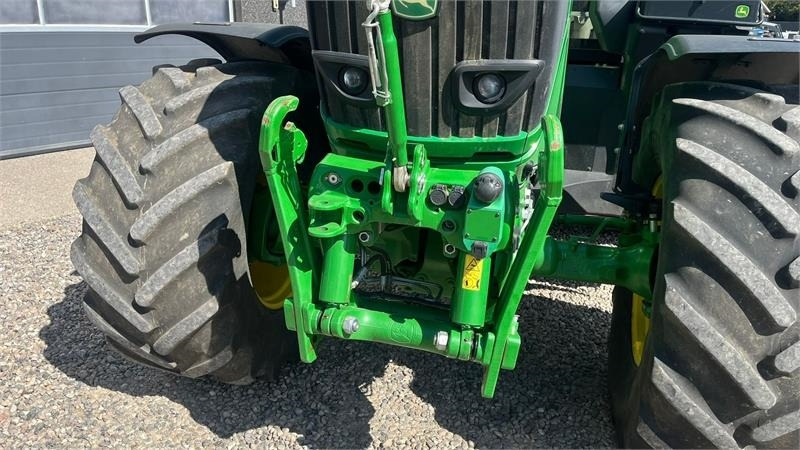 John Deere 6195R Premium Edition med frontlift - Trator: foto 4 John Deere 6195R Premium Edition med frontlift - Trator: foto 4