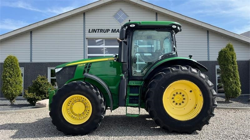John Deere 7230R Med frontlift. Stor stærk traktor til små pe - Trator: foto 2 John Deere 7230R Med frontlift. Stor stærk traktor til små pe - Trator: foto 2