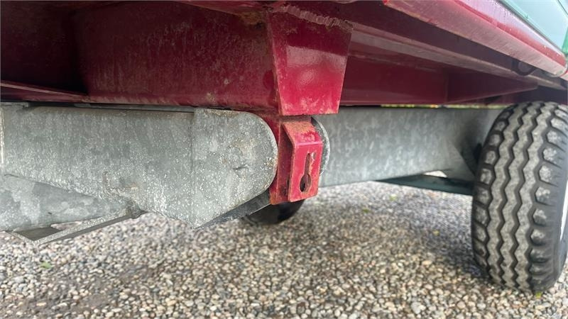 Maraton 3 vejstip med høje sider med bremser - Reboque basculante agrícola: foto 5 Maraton 3 vejstip med høje sider med bremser - Reboque basculante agrícola: foto 5