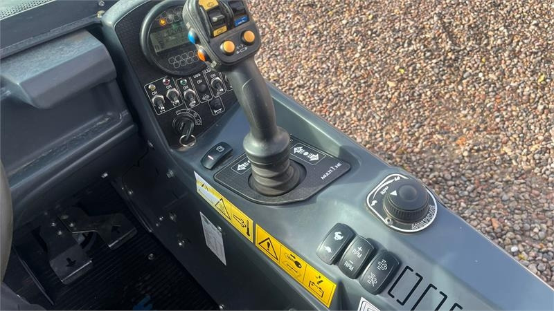 Multione 11.6 k Med pallegafler og multiskovl - Carregadora articulada: foto 5 Multione 11.6 k Med pallegafler og multiskovl - Carregadora articulada: foto 5