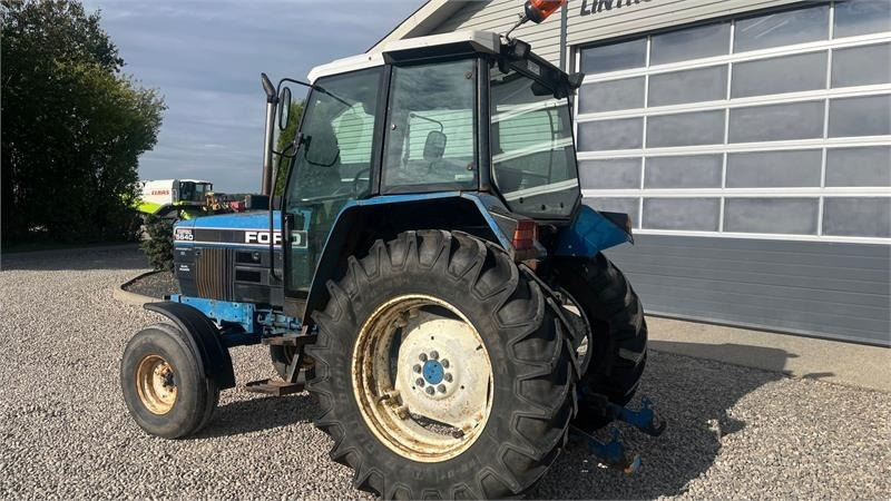 New Holland 5640 SL Dualpower - Trator: foto 3 New Holland 5640 SL Dualpower - Trator: foto 3