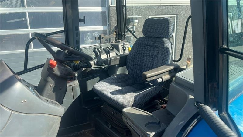 New Holland 8360 Rangecommand - Trator: foto 4 New Holland 8360 Rangecommand - Trator: foto 4