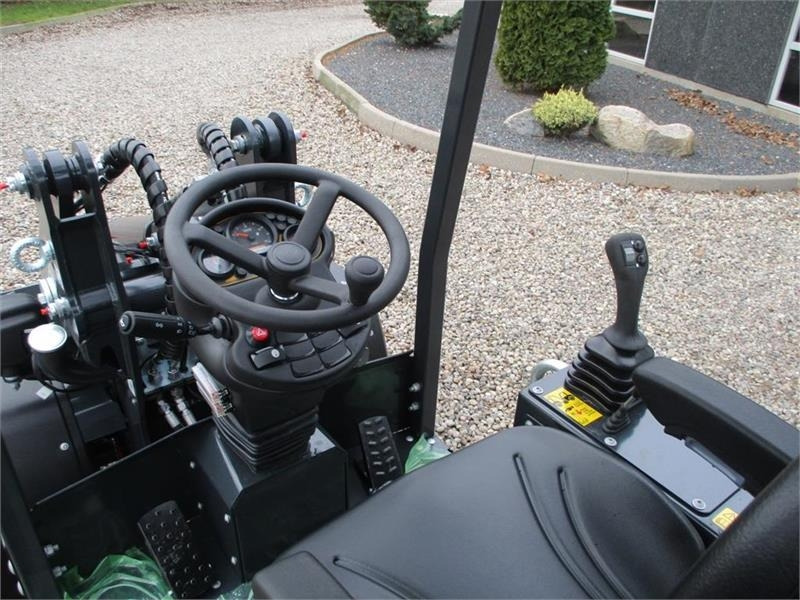 Pitbull X24-26V med lyspakke, 400mm hjulmontering - Carregadora articulada: foto 5 Pitbull X24-26V med lyspakke, 400mm hjulmontering - Carregadora articulada: foto 5