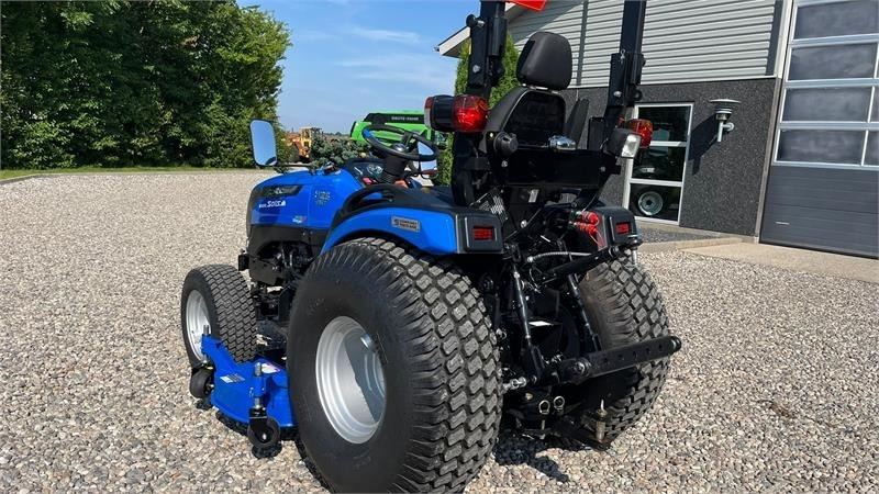 Solis 26 HST Hydrostat Turf hjul og klipperbord  - Trator municipal: foto 5 Solis 26 HST Hydrostat Turf hjul og klipperbord  - Trator municipal: foto 5