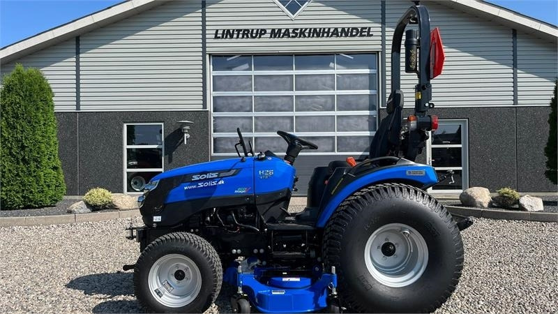 Solis 26 HST Hydrostat Turf hjul og klipperbord - Trator: foto 1 Solis 26 HST Hydrostat Turf hjul og klipperbord - Trator: foto 1
