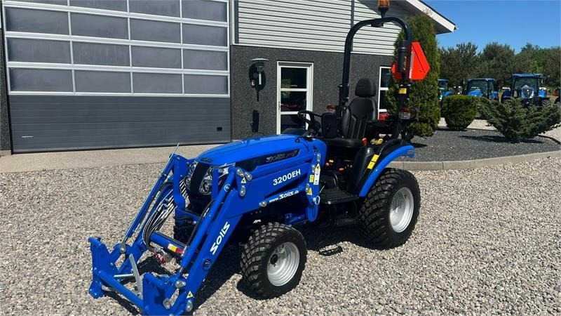Solis H26 HST Med Frontlæsser og GardenPro dæk - Trator municipal: foto 2 Solis H26 HST Med Frontlæsser og GardenPro dæk - Trator municipal: foto 2