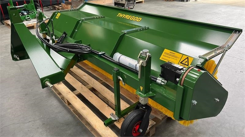 Thyregod TK 2800 med nylon børster og hydraulisk sving. bre - Vassoura: foto 4 Thyregod TK 2800 med nylon børster og hydraulisk sving. bre - Vassoura: foto 4