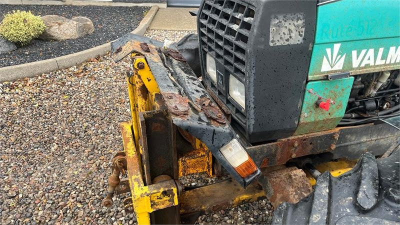 Valmet 455 Med en slags frontlift - Trator: foto 5 Valmet 455 Med en slags frontlift - Trator: foto 5