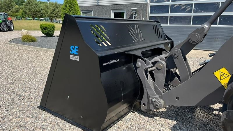 Volvo 4m3 skovl med Volvo beslag på. Den er 2.75m bred - Pá carregadora de rodas: foto 4 Volvo 4m3 skovl med Volvo beslag på. Den er 2.75m bred - Pá carregadora de rodas: foto 4