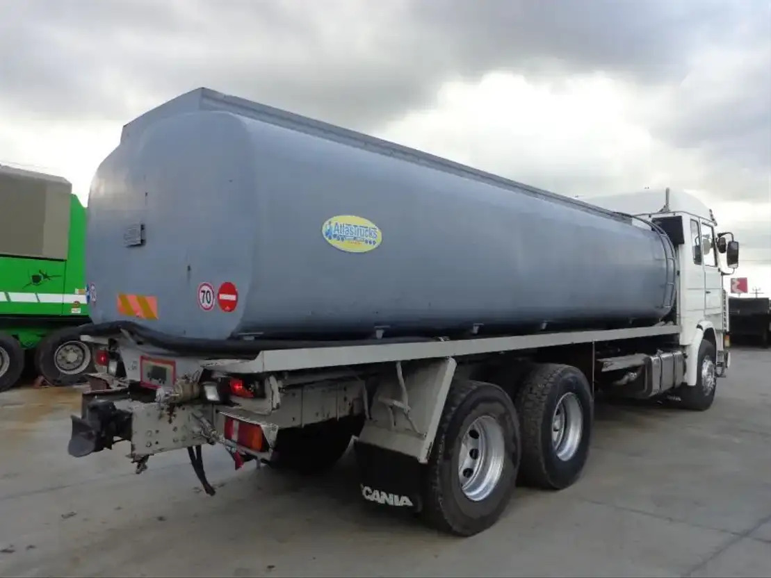 Scania R143-470 V8 Scania R143HL .470 6X2 Diesel/OIL Tank - Camião cisterna: foto 5 Scania R143-470 V8 Scania R143HL .470 6X2 Diesel/OIL Tank - Camião cisterna: foto 5