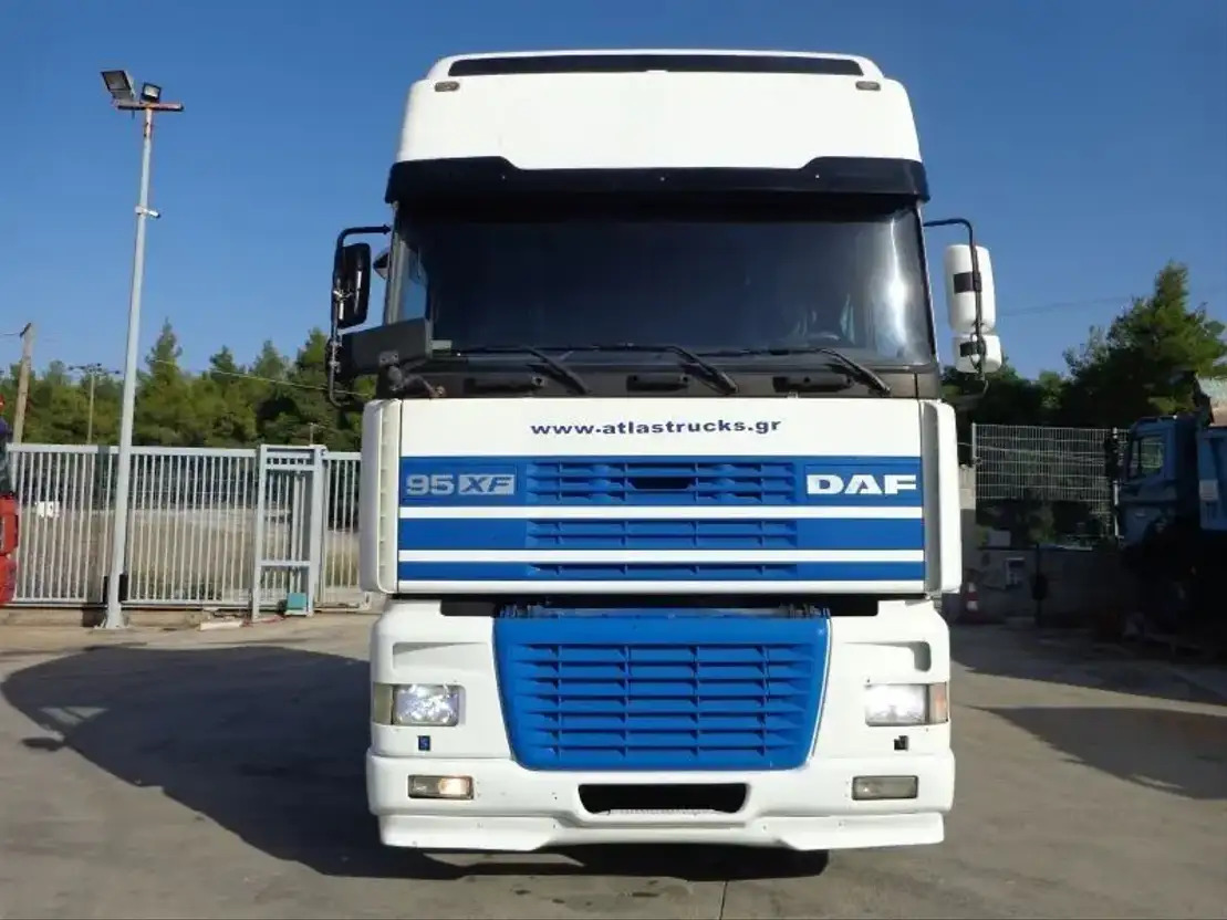 DAF XF 480 DAF XF.480 4X2 Super Space Intarder - Tractor: foto 3 DAF XF 480 DAF XF.480 4X2 Super Space Intarder - Tractor: foto 3